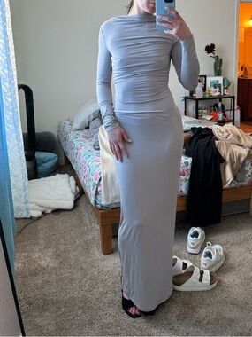 Helsa Vestida Jersey Rouched Dress in Dove Grey - Long Sleeve, backless